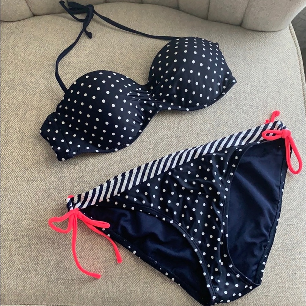 GAP Polka dot bathing suit 💙